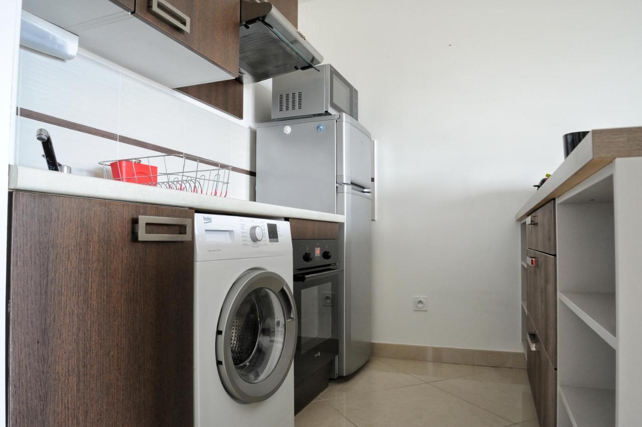 T2 Moderne Avec Terrasse A 100m De La Et Parking Sécurisé 4 Pers Maxi Appartement *