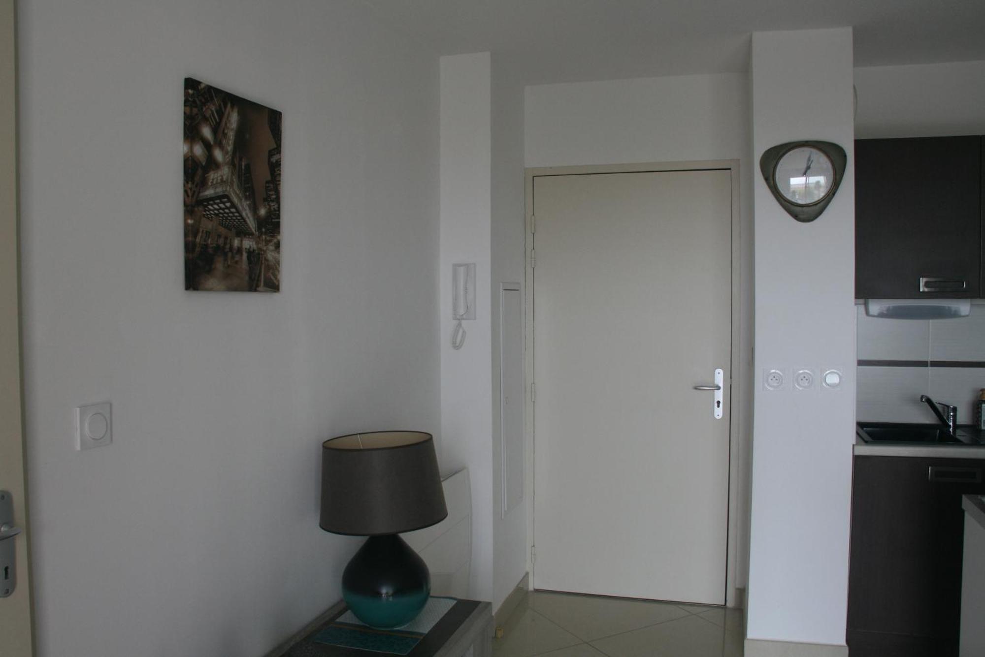 T2 Moderne Avec Terrasse A 100m De La Et Parking Securise 4 Pers Maxi *